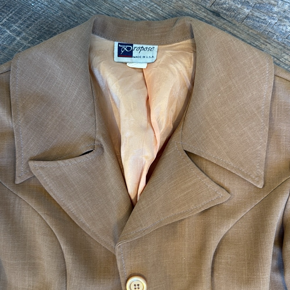 Vintage Tan Blazer - Picture 2 of 7